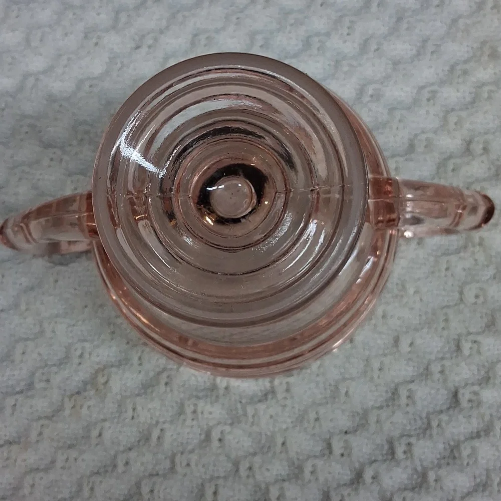 Manhattan Anchor Hocking pink depression glass bowl and sugar bowl‎ set